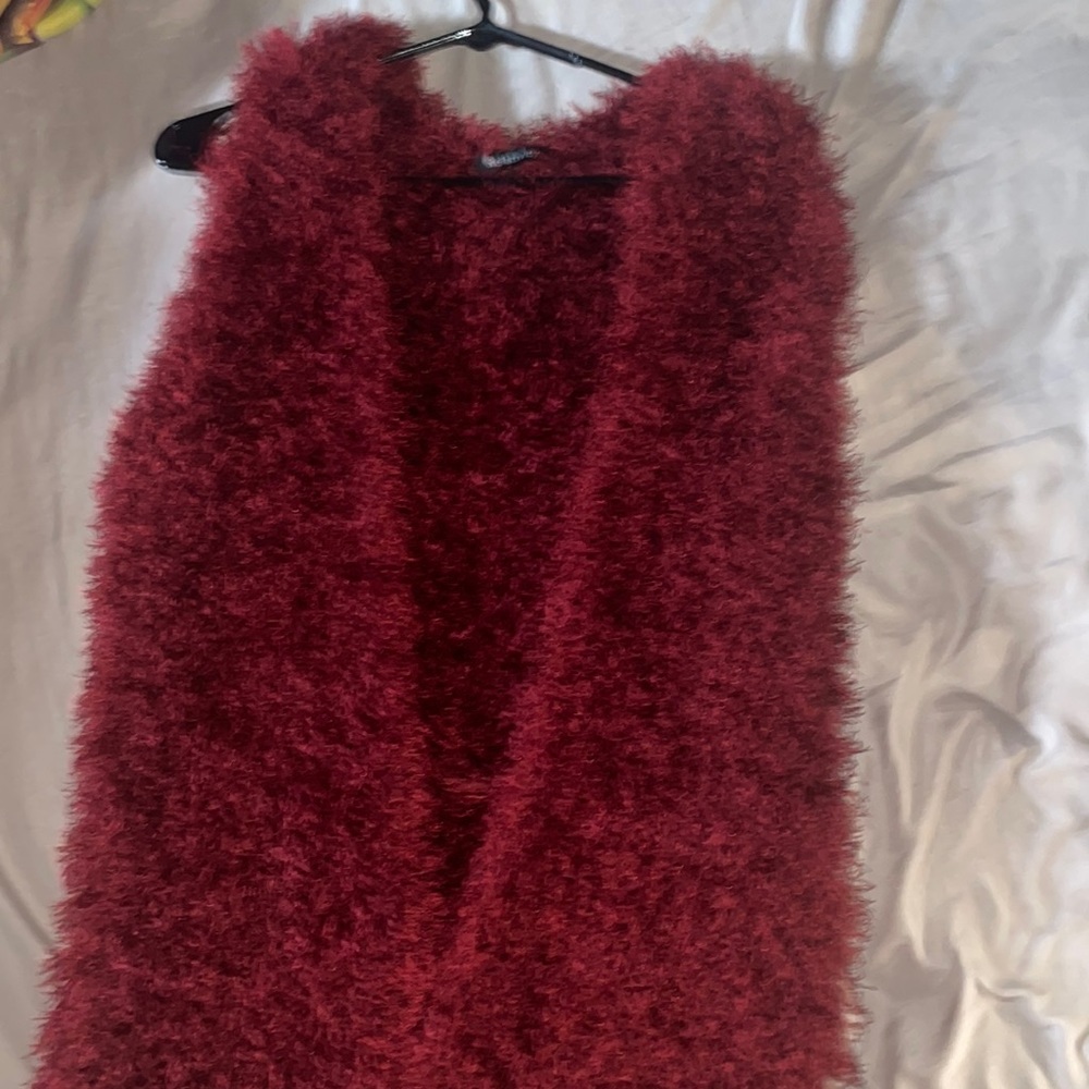 Fury dark maroon sweater